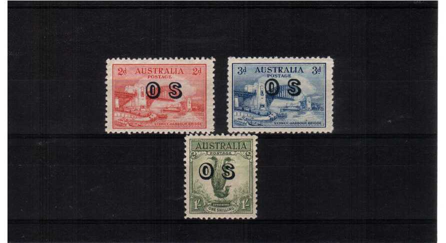 fine mounted mint set of 3