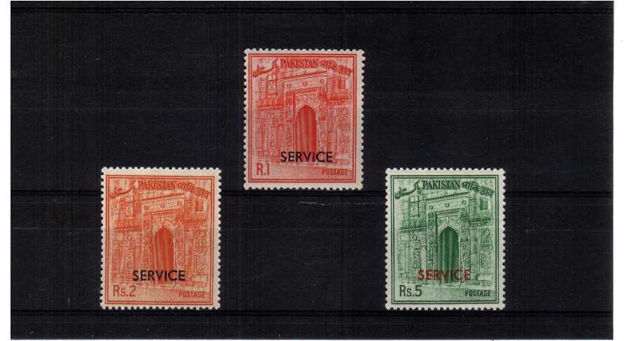 The OFFICIALS  - A superb unmounted mint set of three<br/>SG Cat 65 Scarce set!<br/><b>QDX</b>