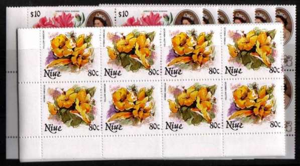 Flowers set of thirty in superb unmounted mint corner blocks of four.
<br/><b>QZQ</b>